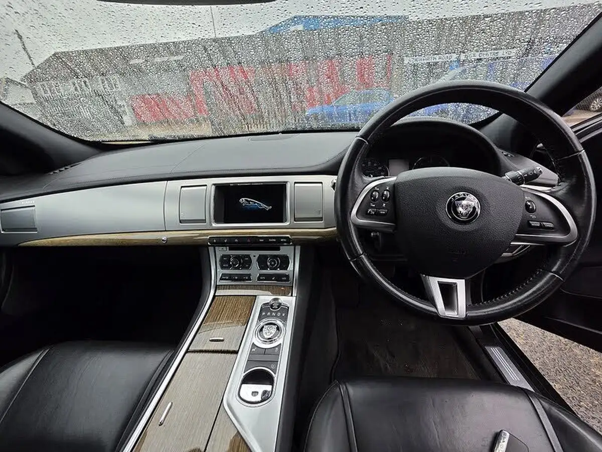 2014-jaguar-xf-22td-premium-luxury-200ps-saloon-4d-big-19
