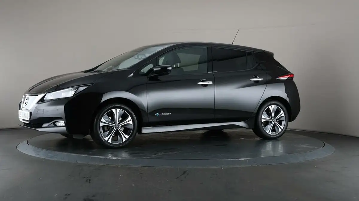 2020-nissan-leaf-e-tekna-big-33
