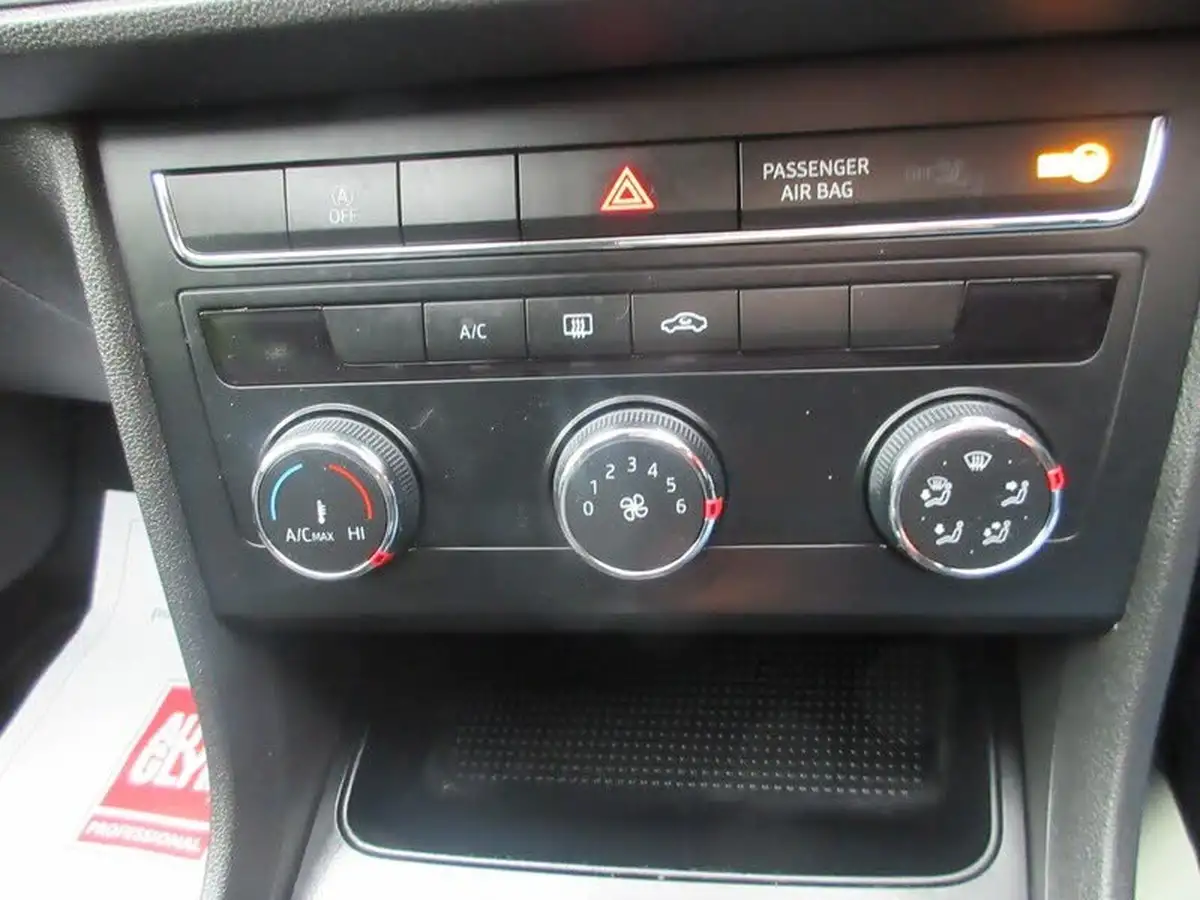 2018-seat-leon-12-tsi-se-dynamic-technology-hatchback-big-11