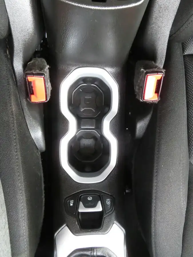 2015-jeep-renegade-16td-sport-big-27