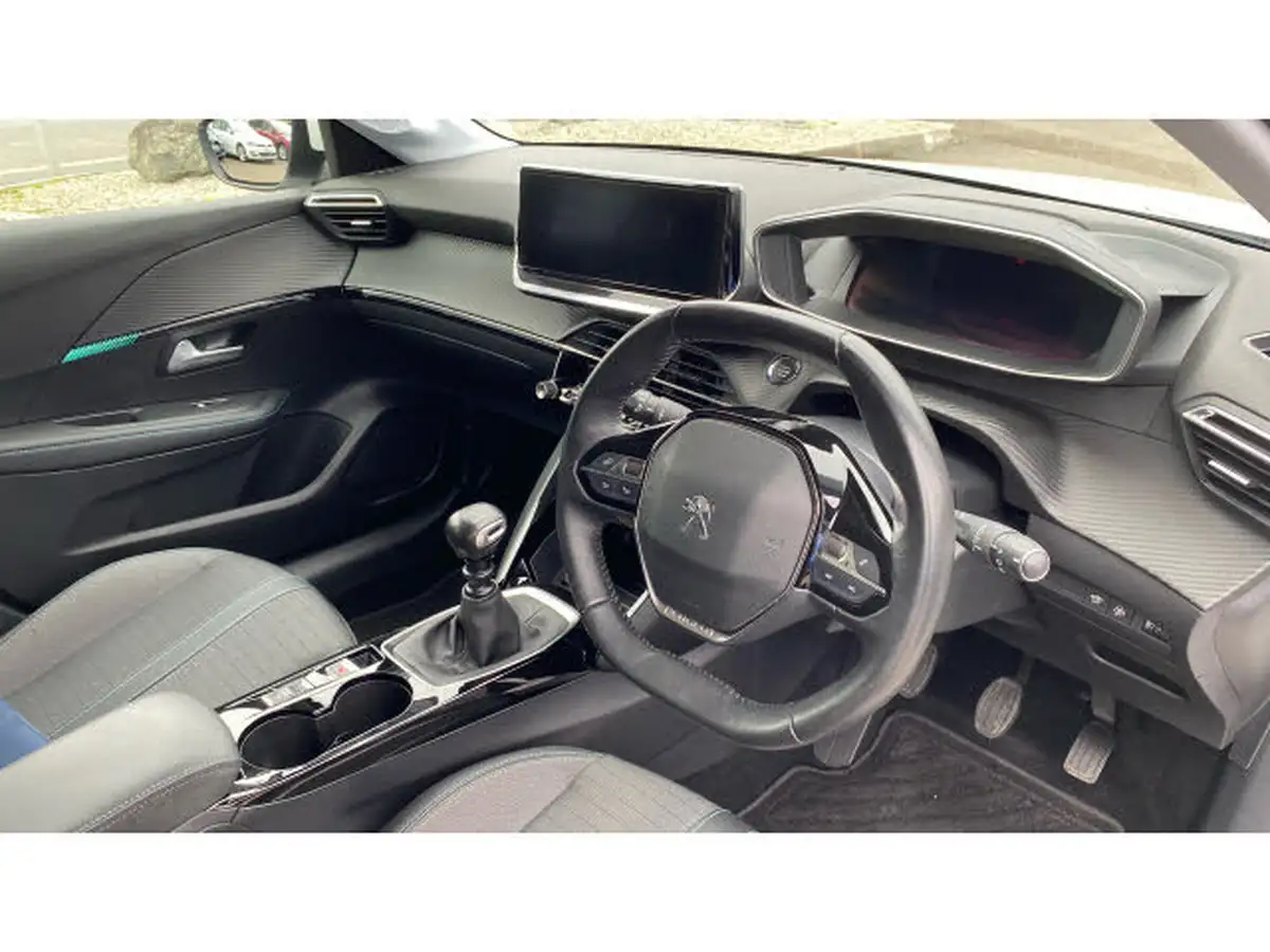 2021-peugeot-208-12-puretech-allure-premium-100bhp-big-10