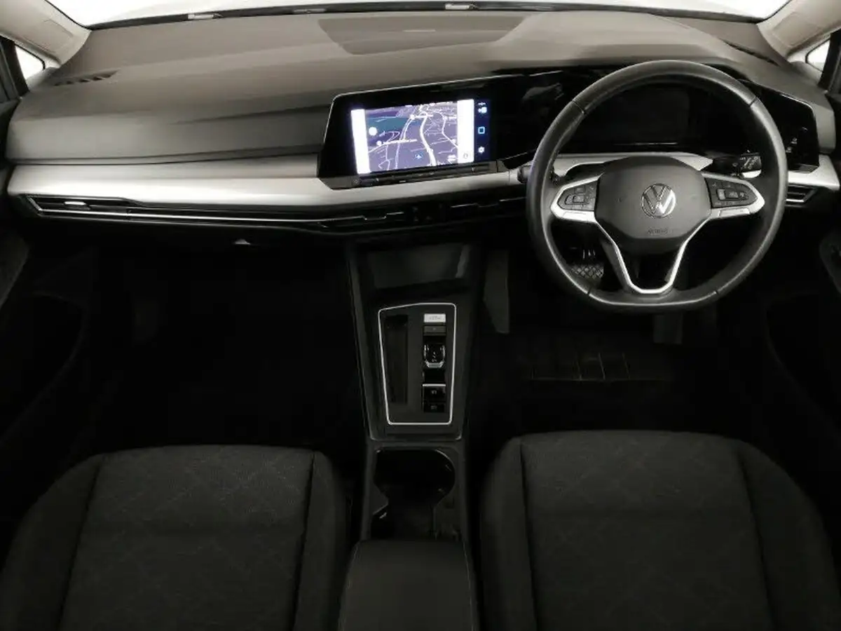 2023-volkswagen-golf-15-etsi-life-150ps-hatchback-big-2