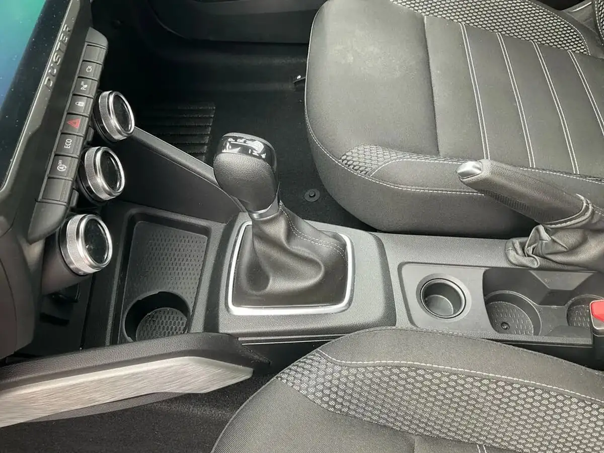 2022-dacia-duster-13-tce-prestige-150bhp-edc-big-14