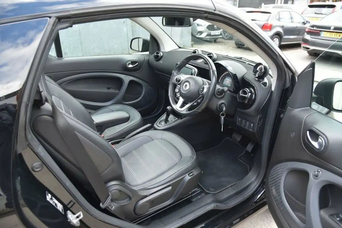 2021-smart-fortwo-eq-exclusive-cabriolet-big-23