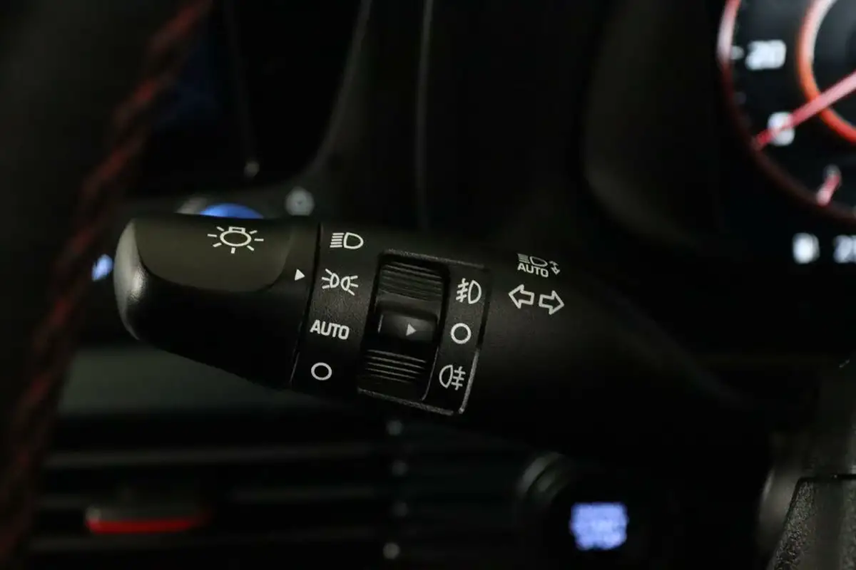 2024-hyundai-i20-10-t-gdi-n-line-dct-big-25