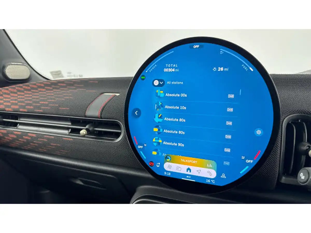 2024-mini-cooper-15-cooper-c-sport-3d-big-43