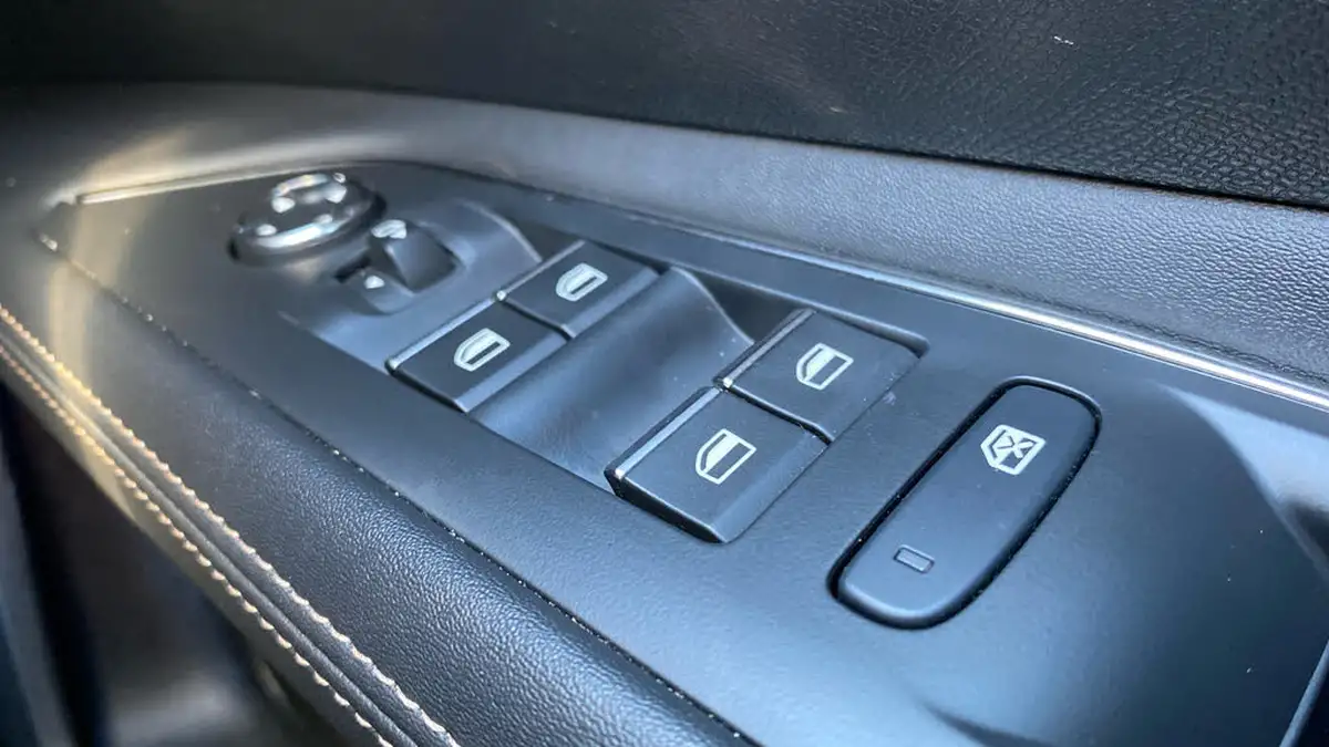 2022-peugeot-3008-suv-15-bluehdi-gt-premium-big-21