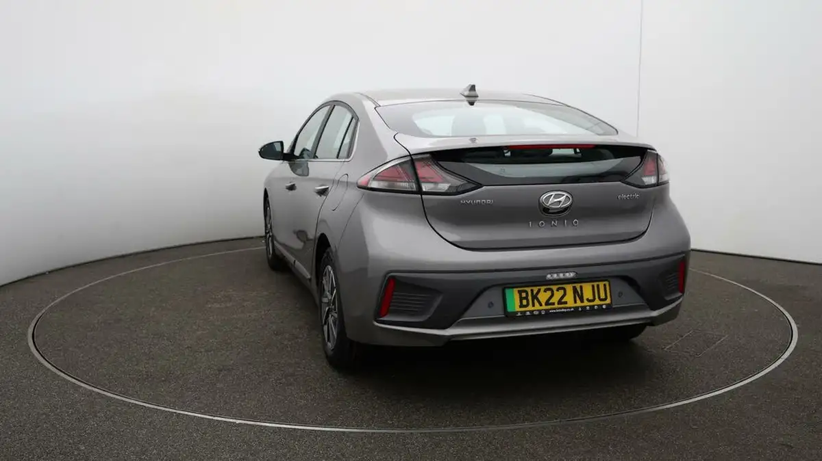 2022-hyundai-ioniq-e-premium-electric-big-54