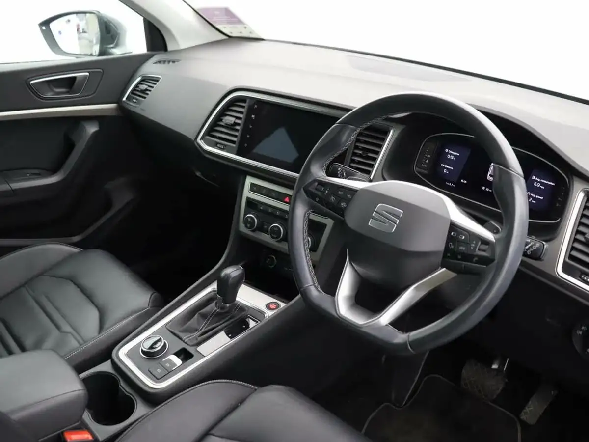 2022-seat-ateca-15-ecotsi-xperience-lux-dsg-big-11