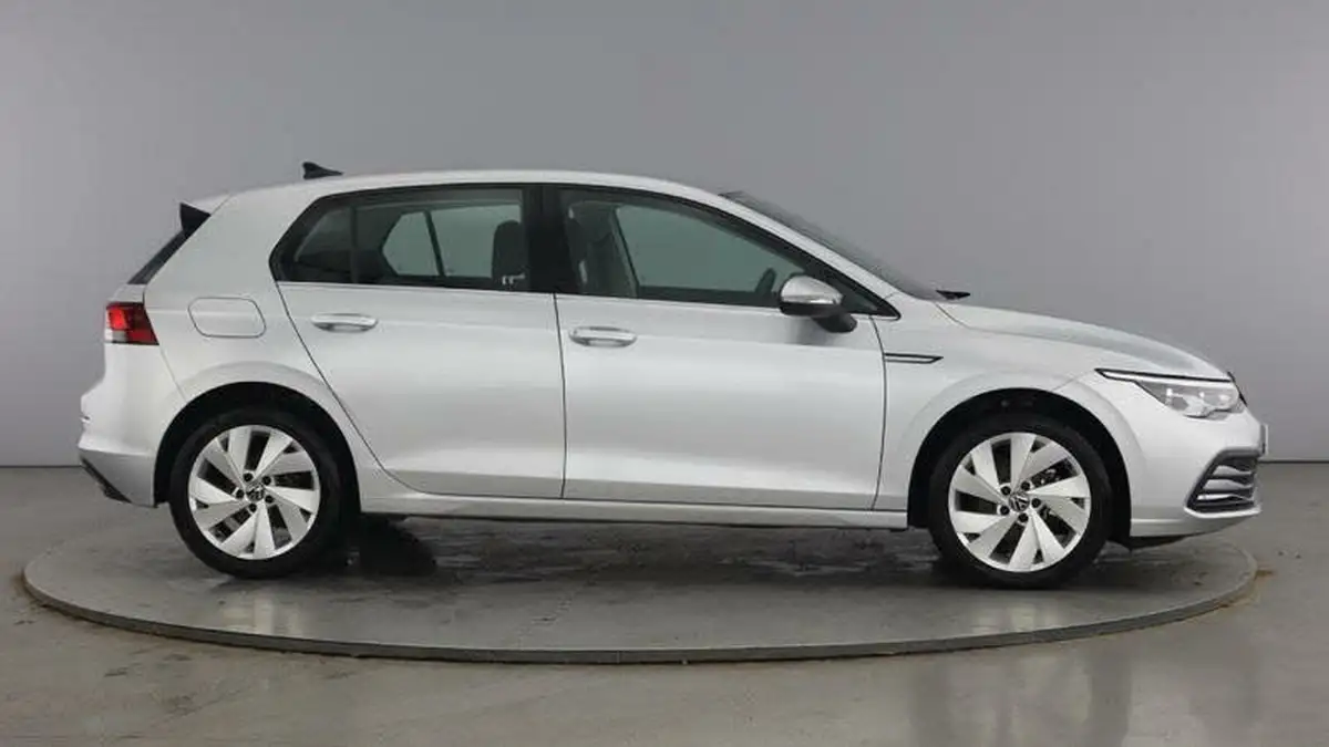 2024-volkswagen-golf-15-tsi-style-130ps-evo-hatchback-big-3