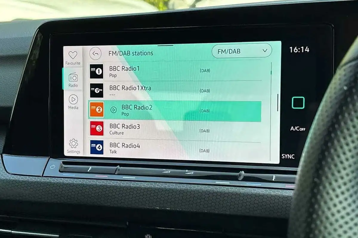 2021-volkswagen-golf-20-tsi-gti-dsg-big-11