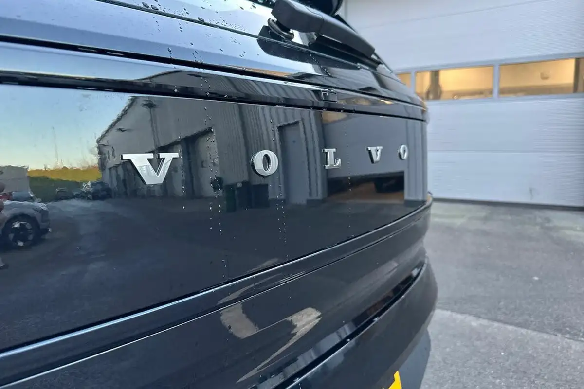 2024-volvo-ex30-e-single-motor-plus-extended-range-big-35