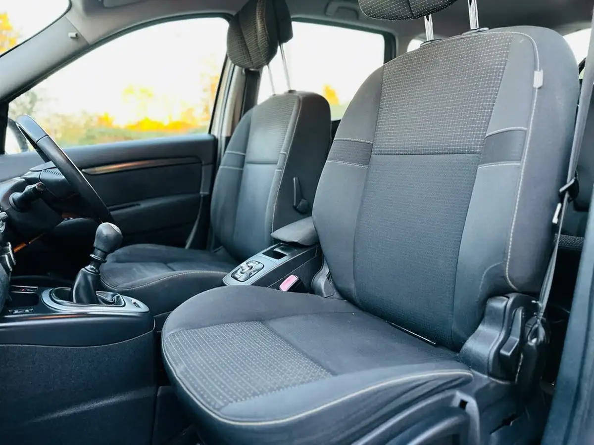 2010-renault-grand-scenic-16-dynamique-tom-tom-vvt-big-27