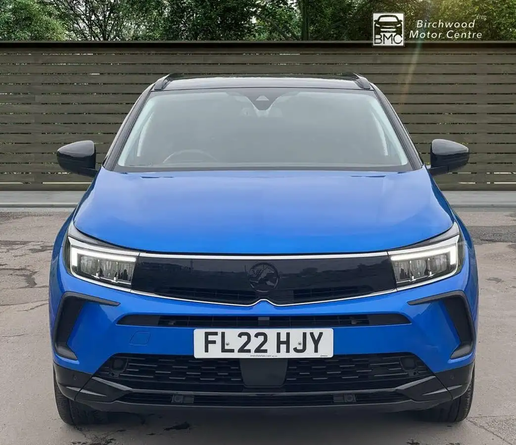 2022-vauxhall-grandland-15td-sri-big-1