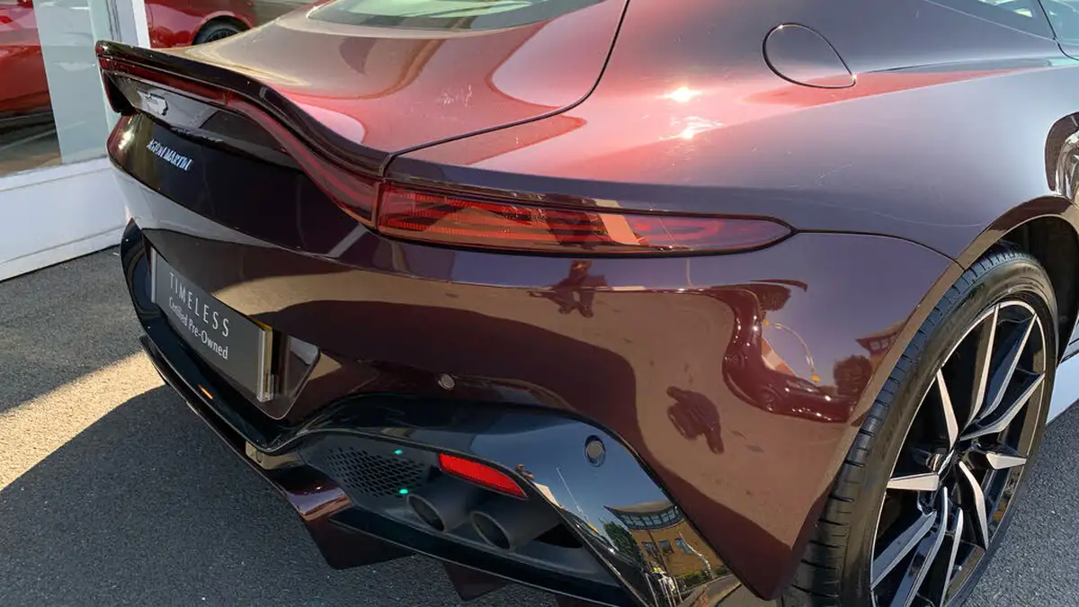 2019-aston-martin-vantage-40-v8-vantage-big-7
