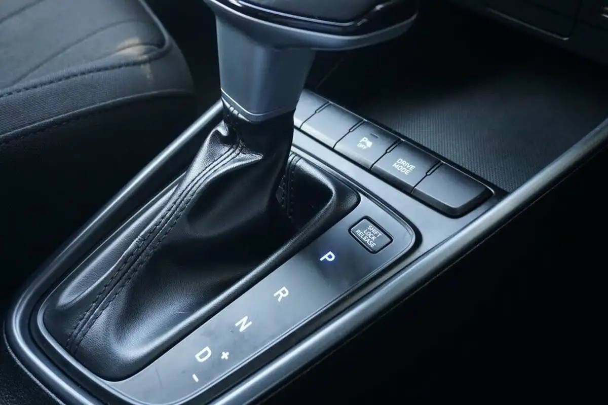 2022-hyundai-bayon-10-t-gdi-se-connect-dct-big-18
