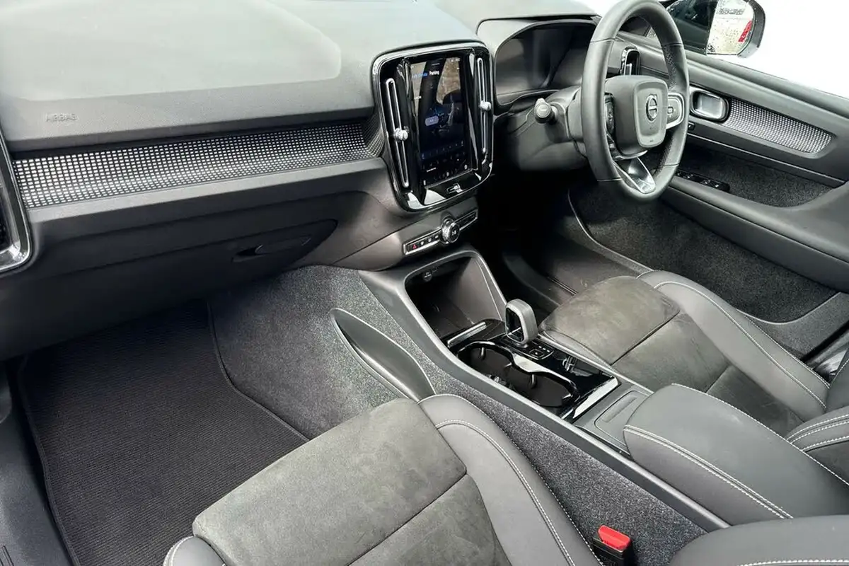 2022-volvo-xc40-e-recharge-plus-228bhp-big-1