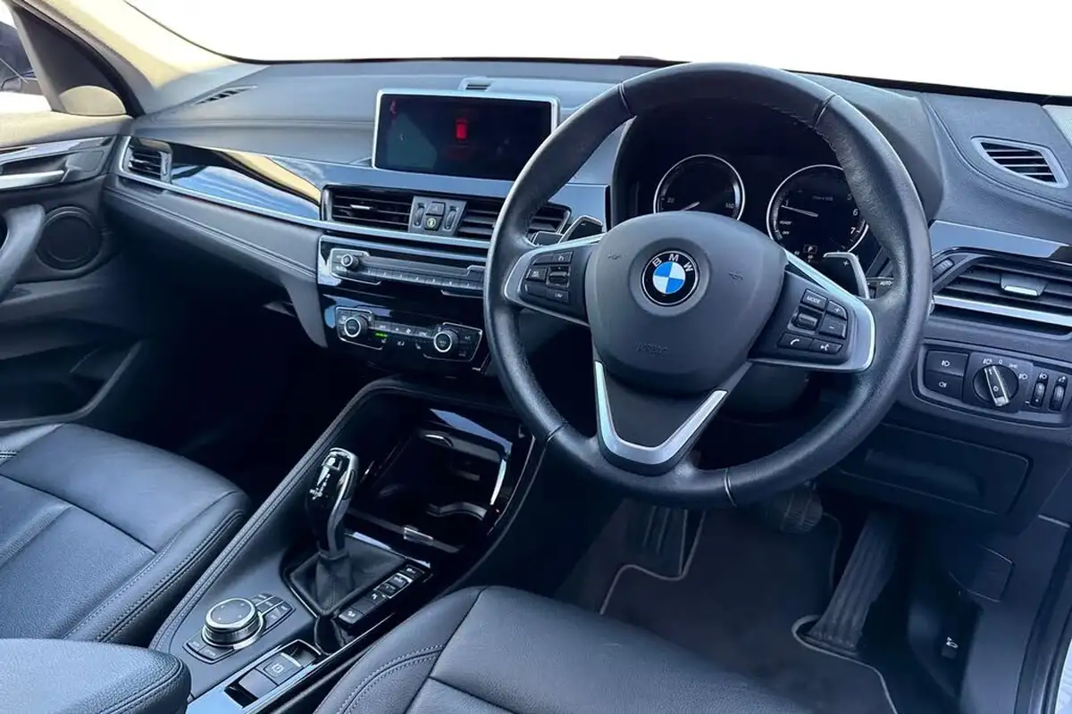 2022-bmw-x1-20-xdrive20i-xline-big-13