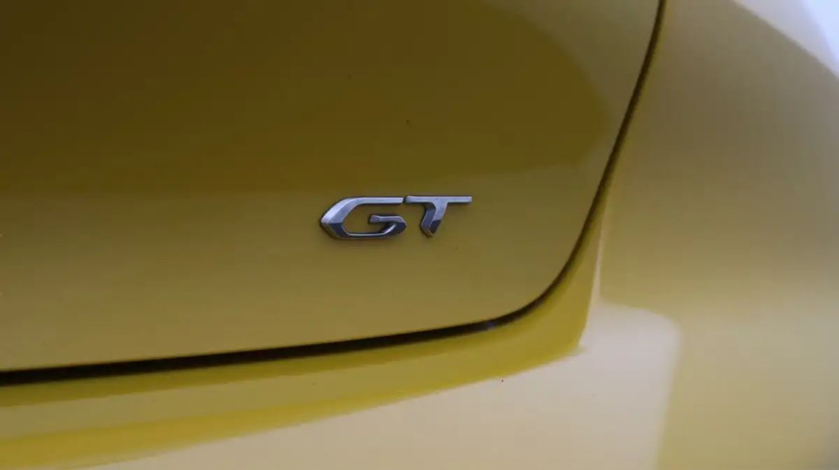 2022-peugeot-208-e-gt-premium-big-23