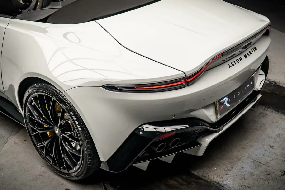 2023-aston-martin-vantage-40-v8-vantage-roadster-auto-big-18