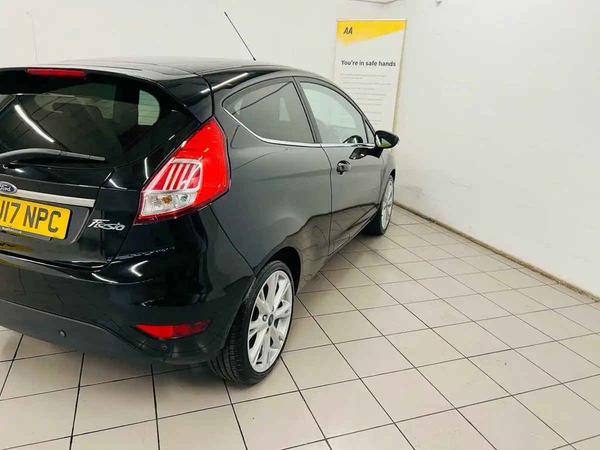 2017-ford-fiesta-10t-titanium-100ps-ecoboost-ss-3d-big-11