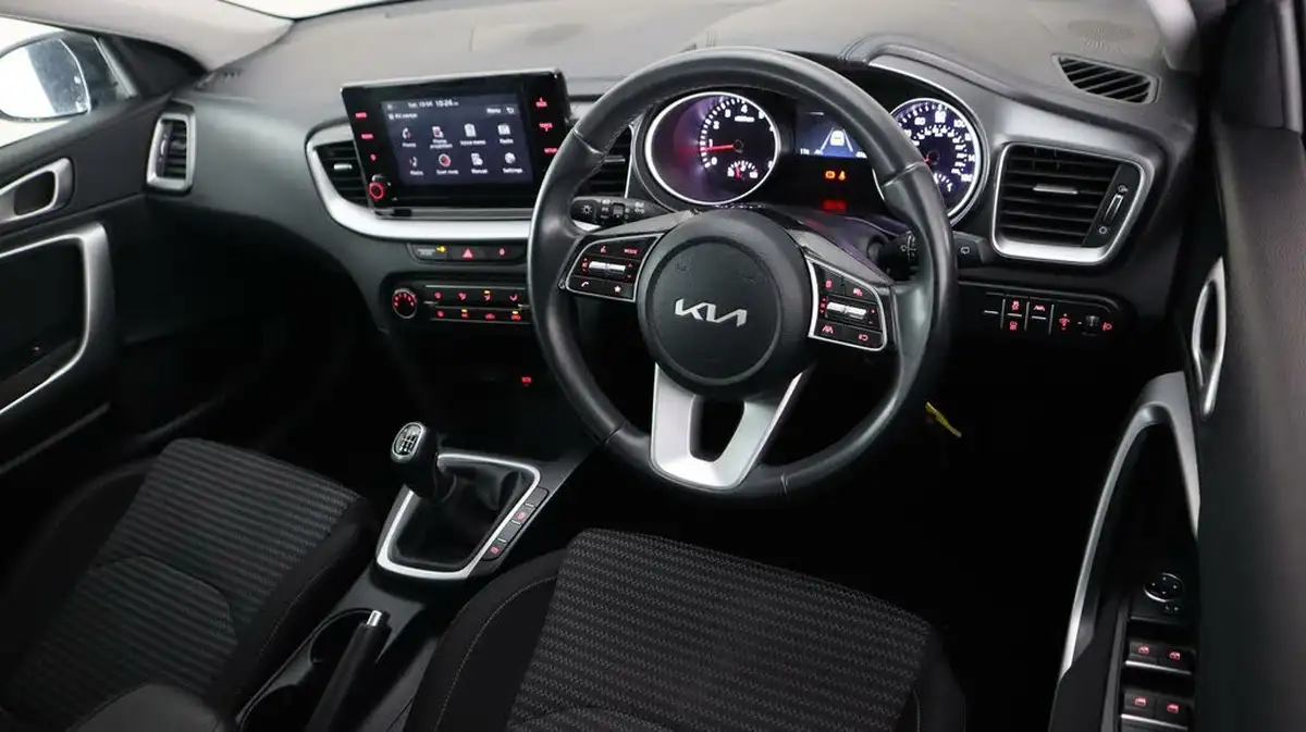 2023-kia-ceed-15-t-gdi-2-158bhp-sportswagon-big-9
