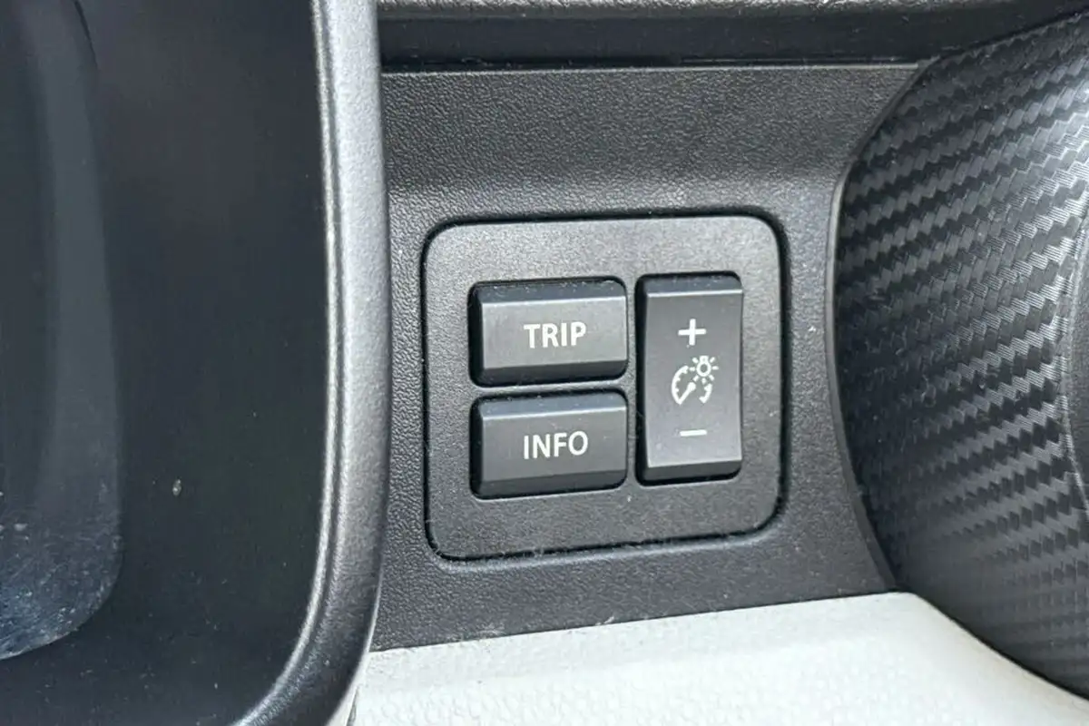 2017-suzuki-ignis-12-dualjet-sz-t-big-32