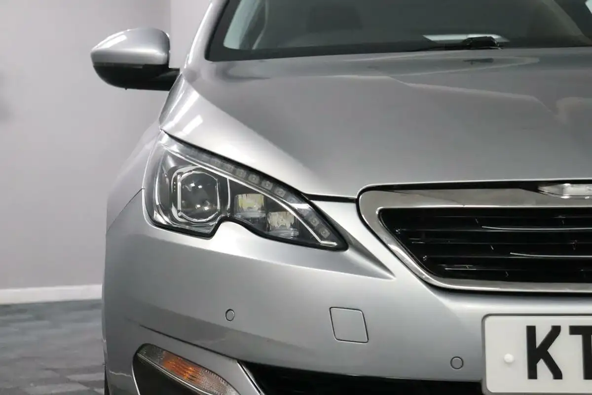 2016-peugeot-308-12-puretech-allure-130bhp-big-20