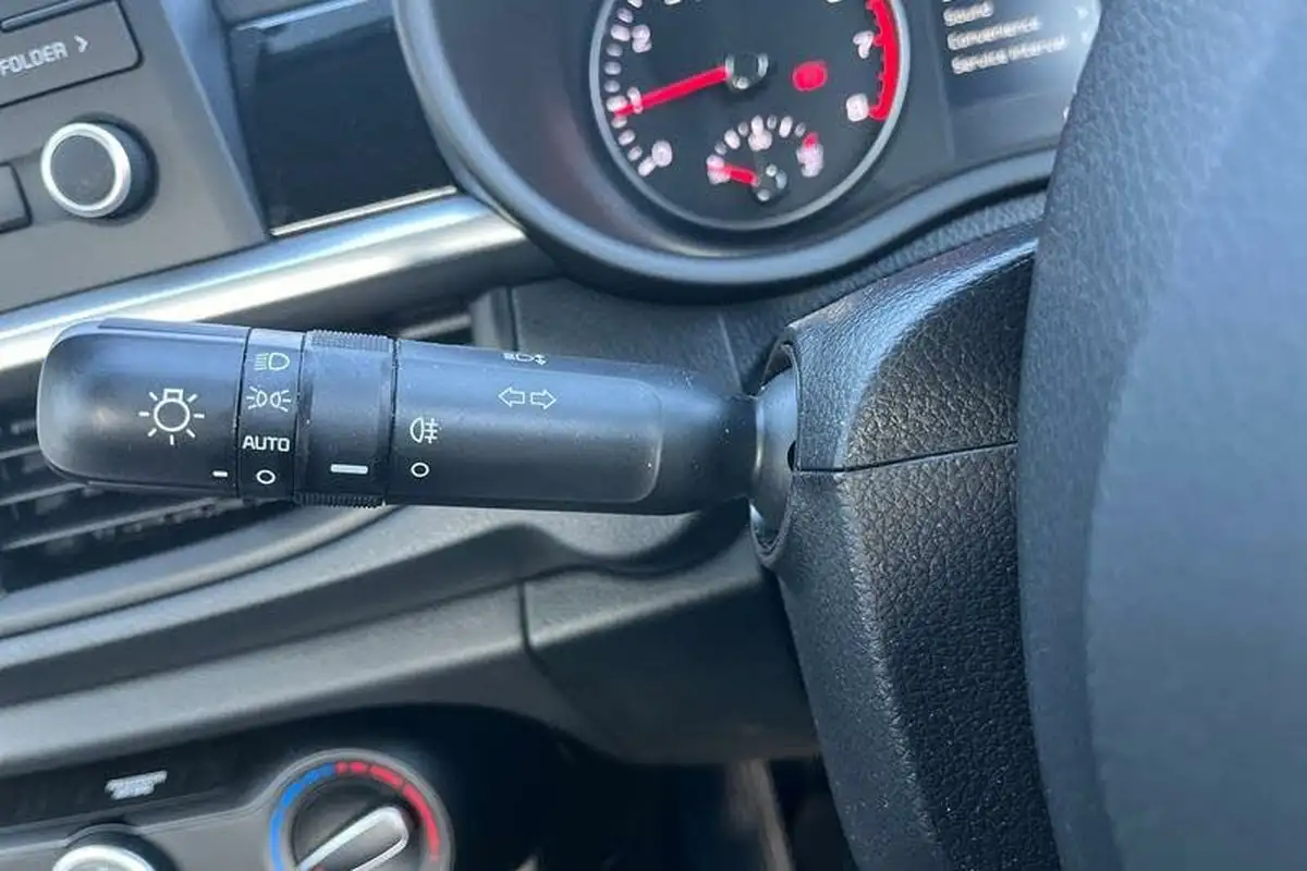 2023-kia-picanto-10-2-auto-seq-big-13