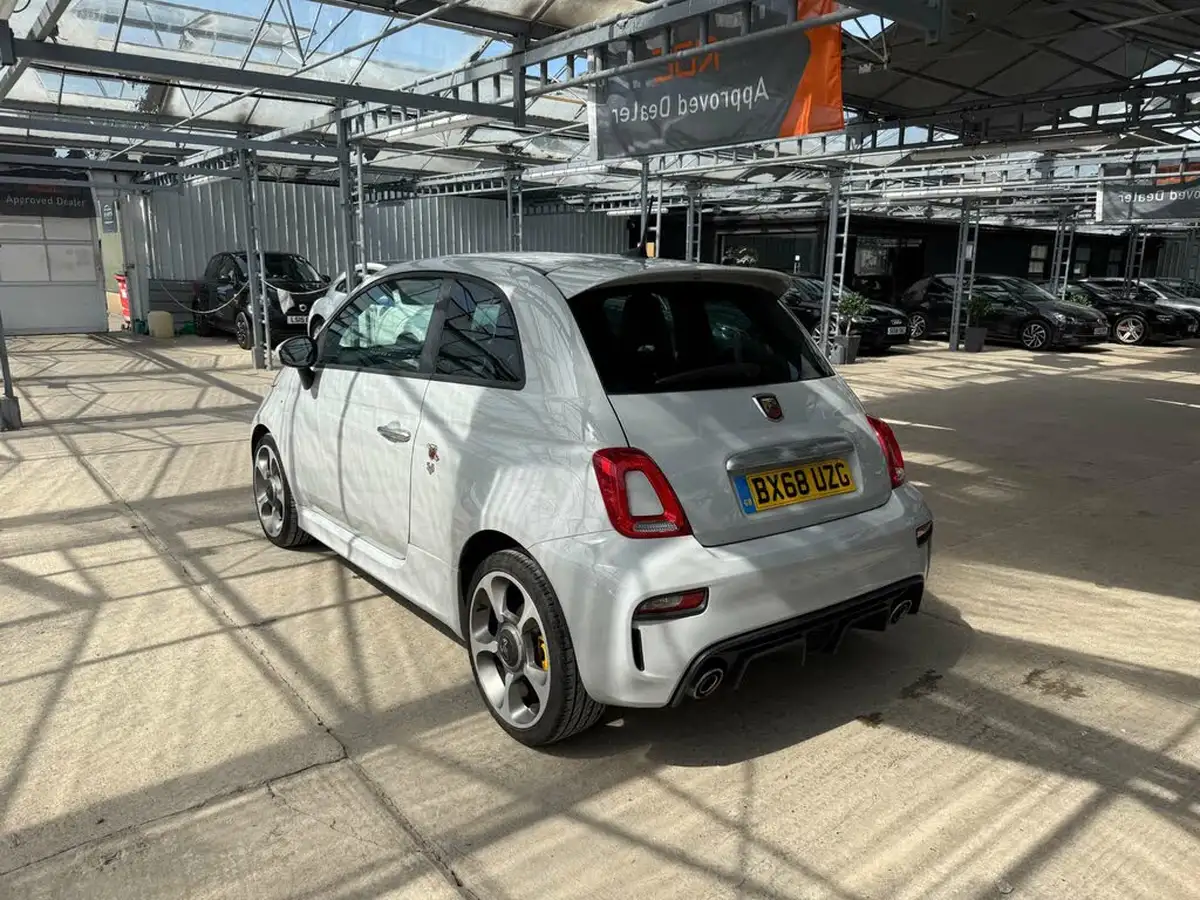2018-abarth-595-14-tjet-big-10