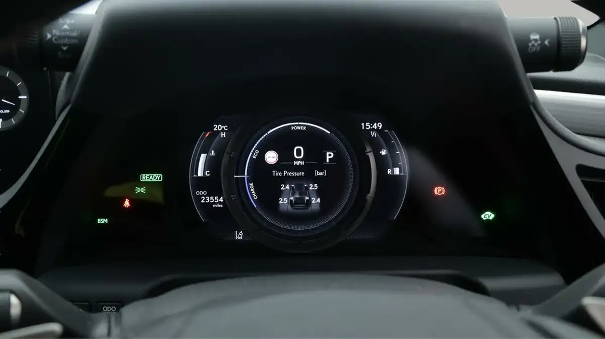2021-lexus-es-300h-25-f-sport-215bhp-big-10