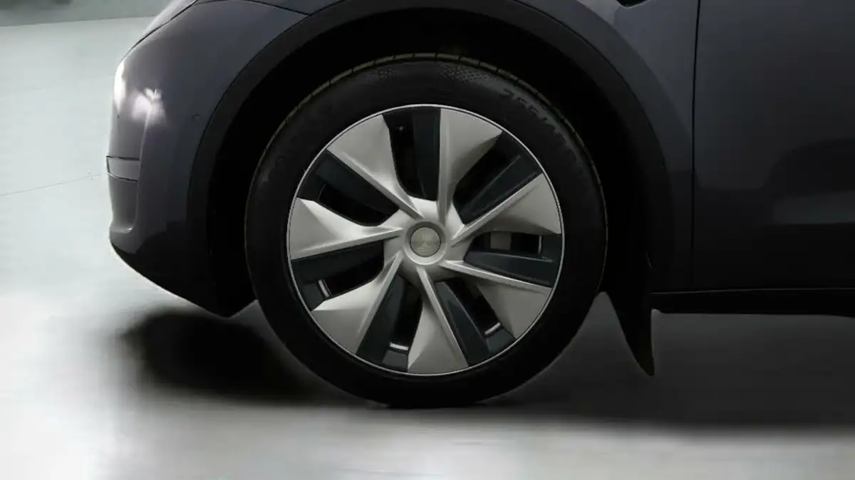 2022-tesla-model-y-e-long-range-big-17