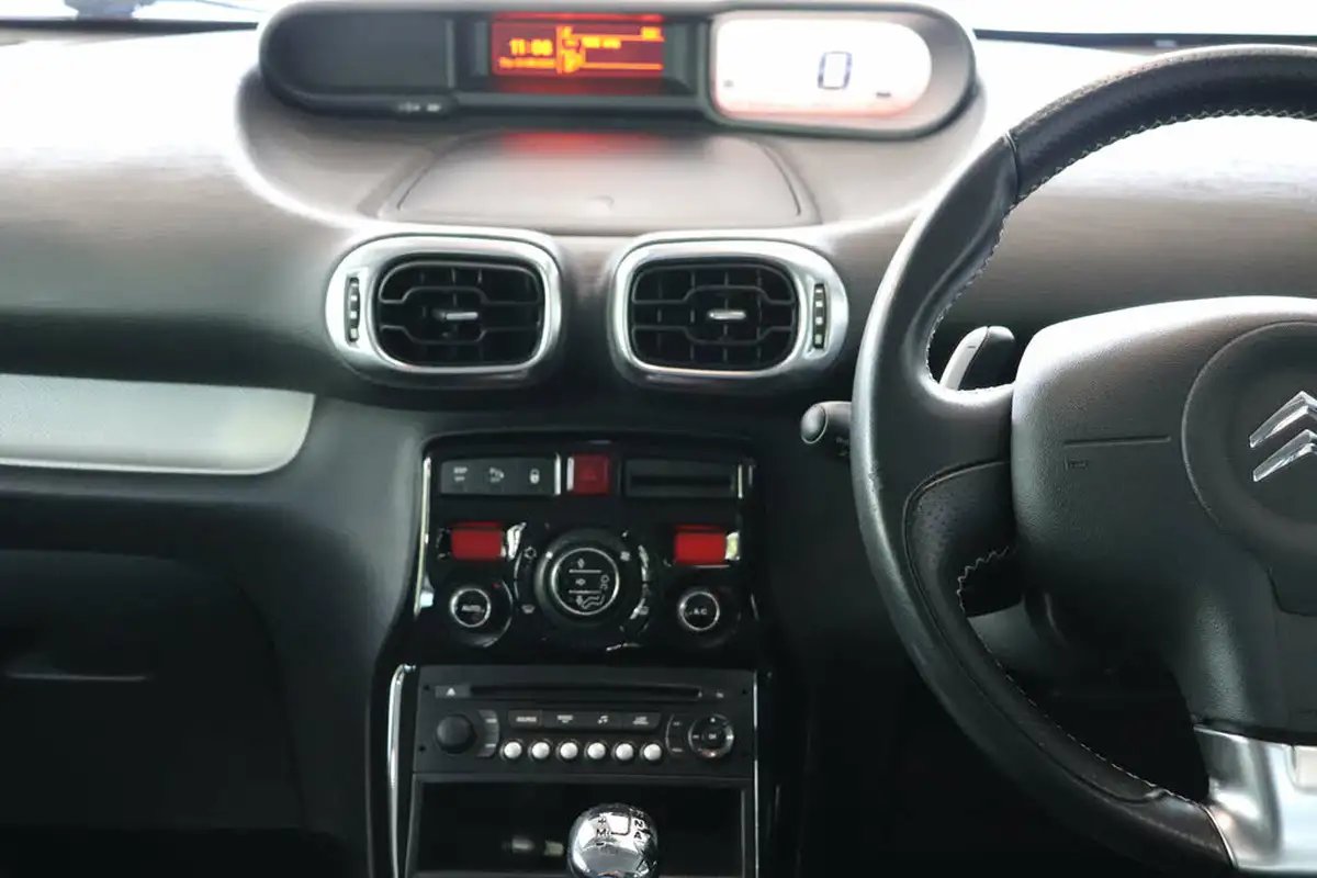 2012-citroen-c3-picasso-16-exclusive-vti-egs6-big-14