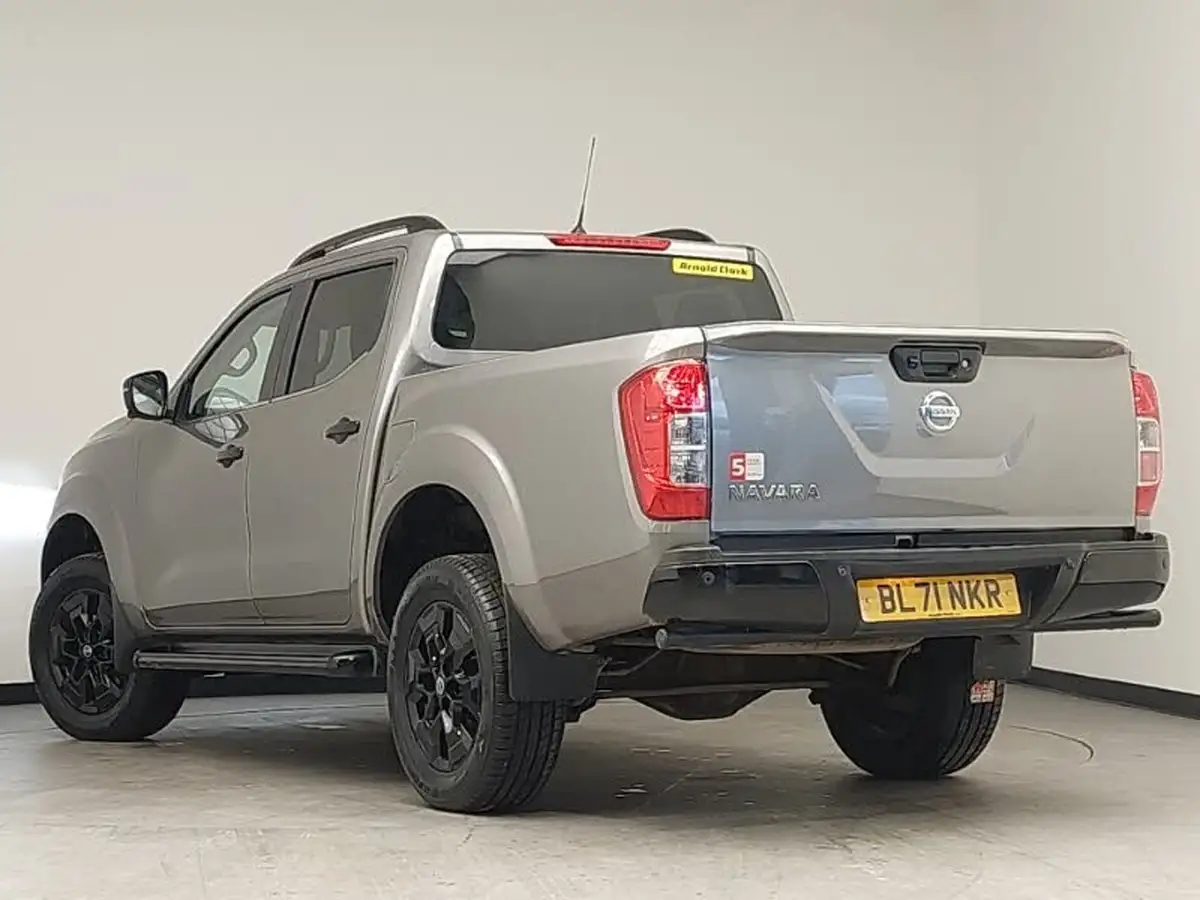 2021-nissan-navara-23dci-tt-n-guard-8-navileathersunroof-auto-big-1