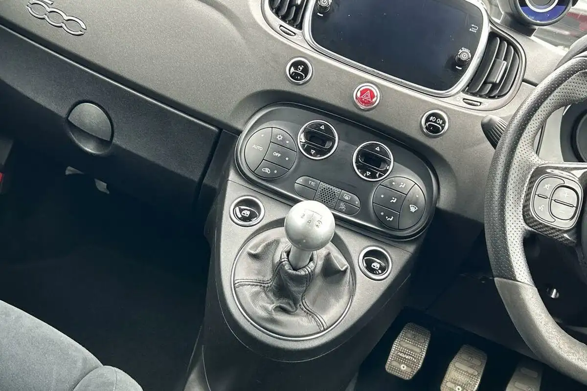 2022-abarth-595-14-tjet-competizione-big-6