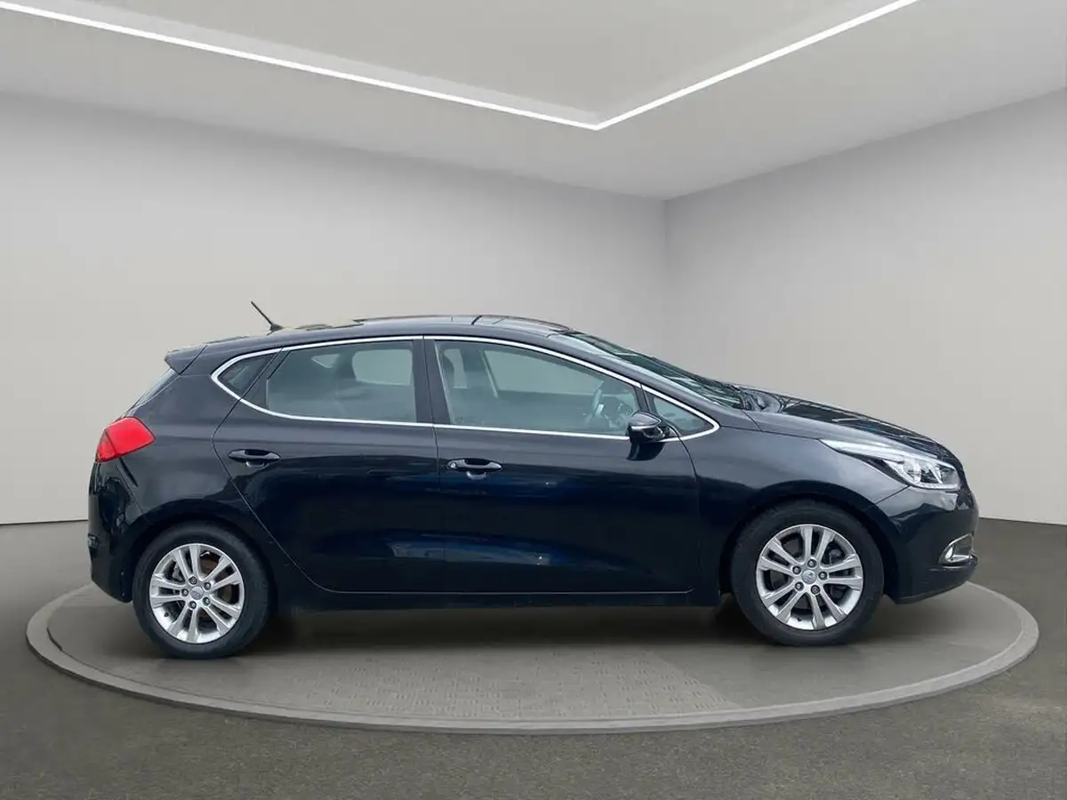 2012-kia-ceed-16crdi-2-hatchback-big-6