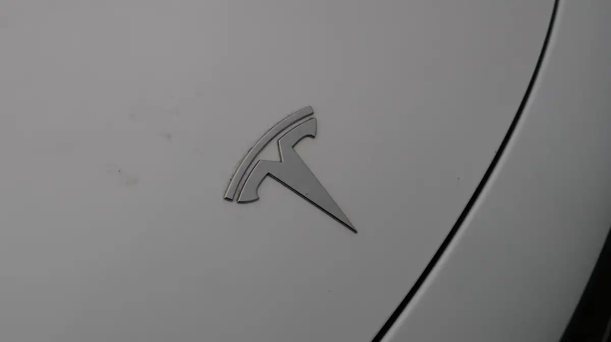 2021-tesla-model-3-e-long-range-4x4-big-22