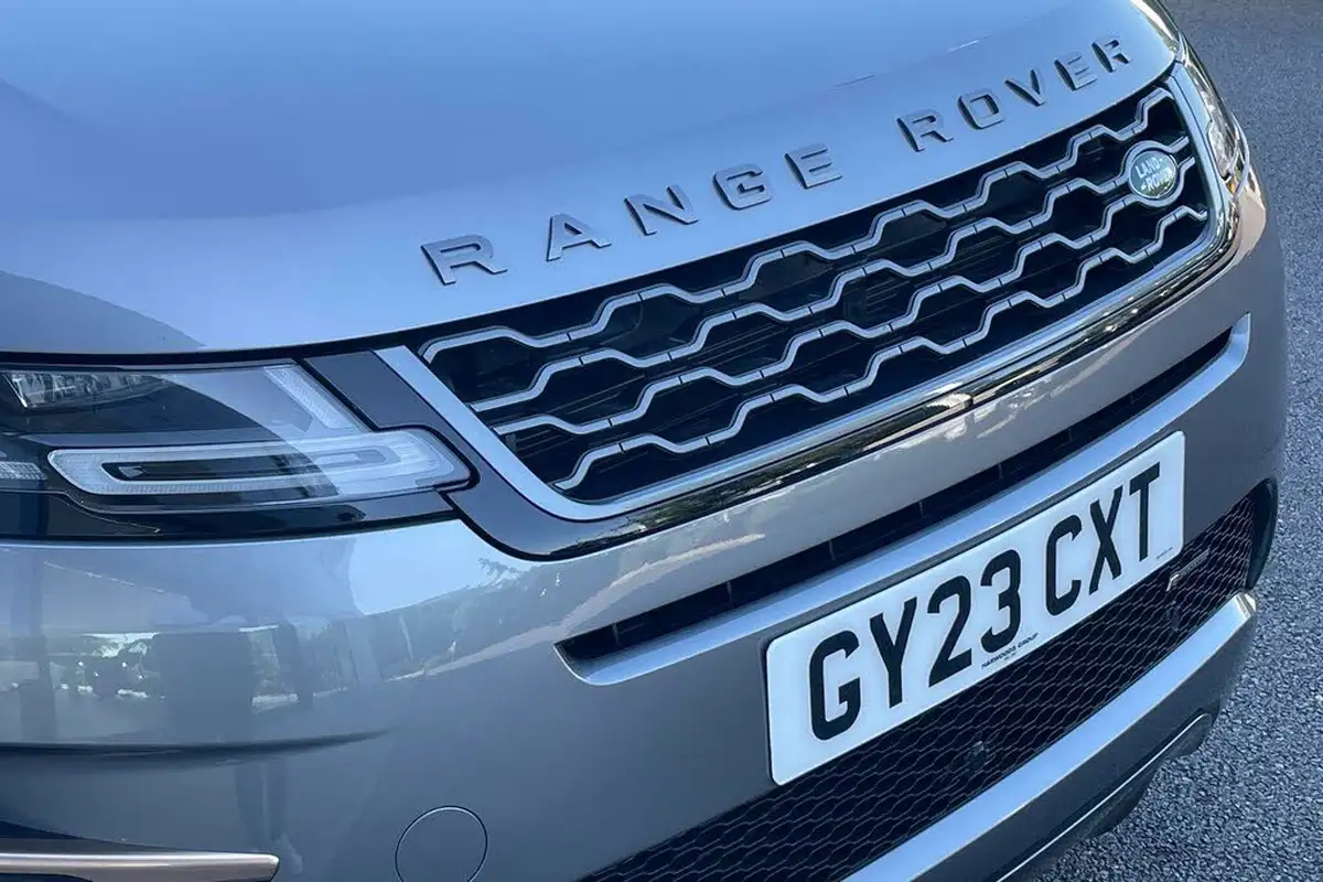2023-land-rover-range-rover-evoque-15-p300e-r-dynamic-se-big-46
