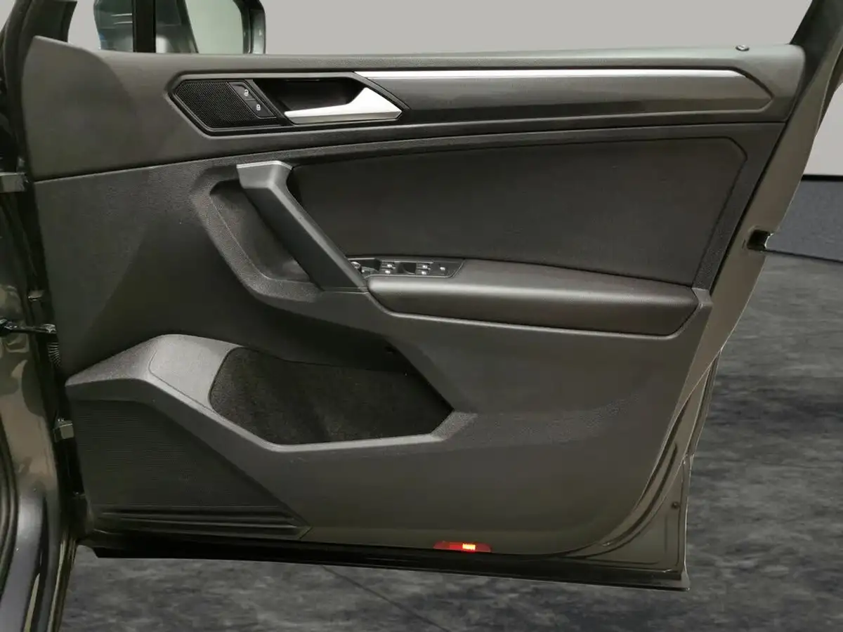 2020-volkswagen-tiguan-allspace-20bitdi-sel-big-31