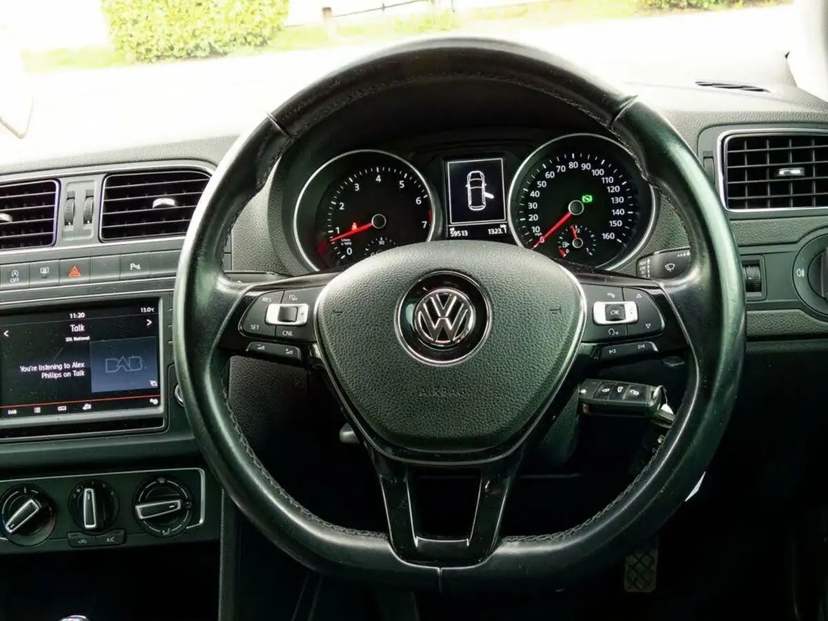 2015-volkswagen-polo-12-tsi-se-5d-dsg-big-32