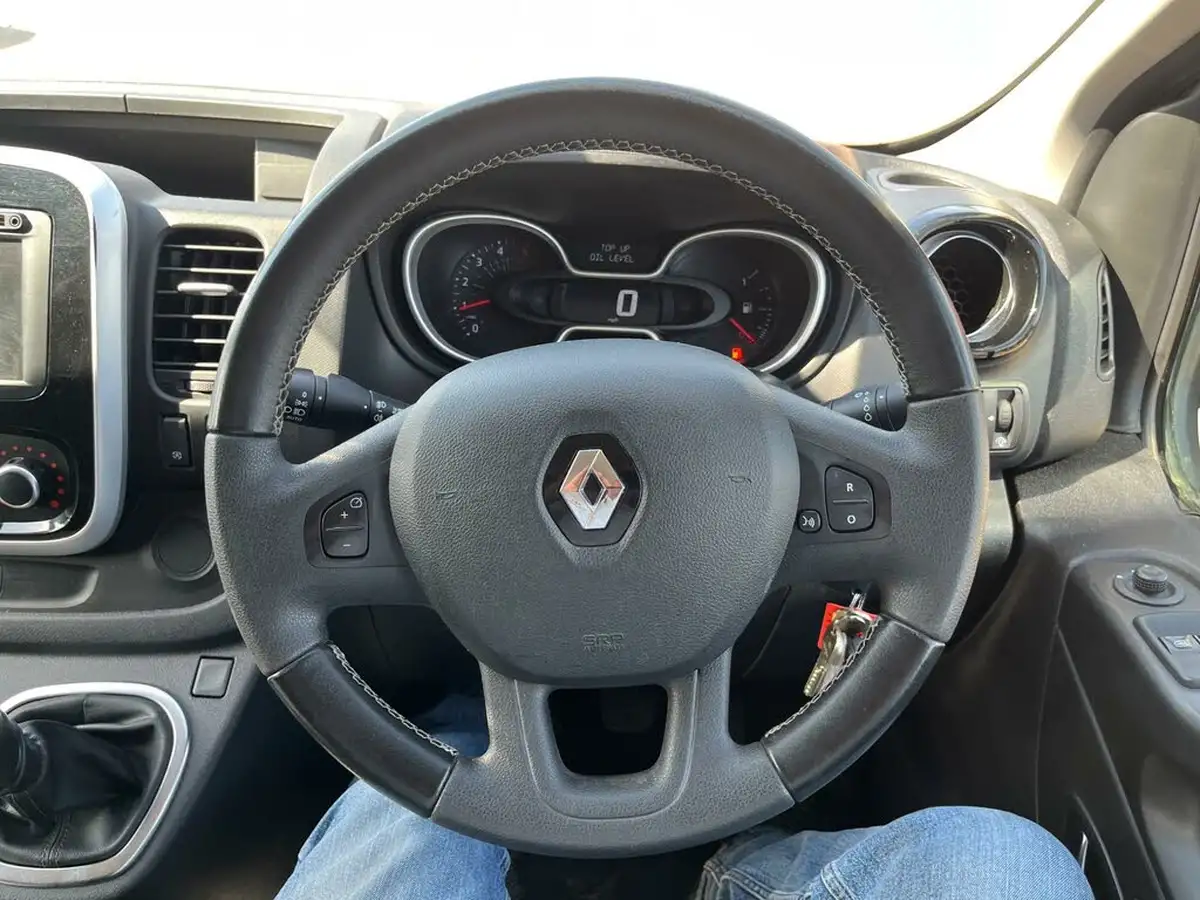 2020-renault-trafic-20dci-sl28-energy-120-sport-big-12