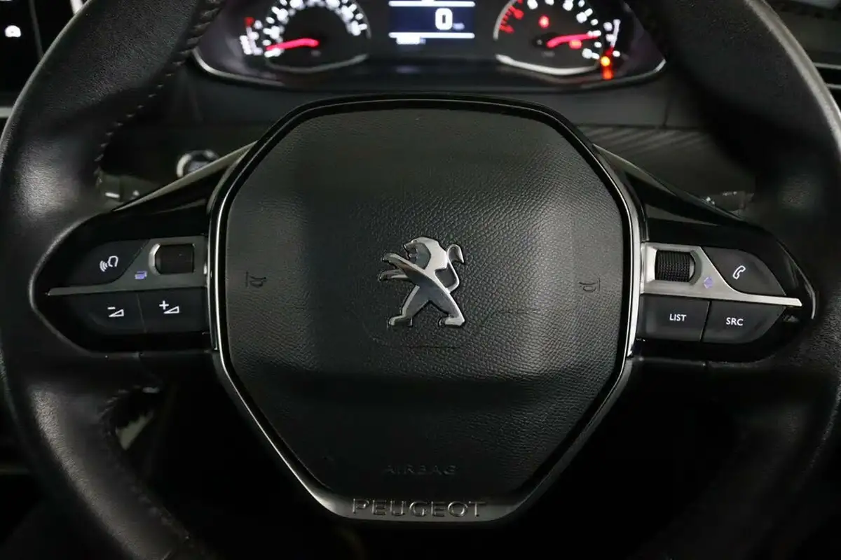 2022-peugeot-208-12-puretech-active-premium-100bhp-big-18