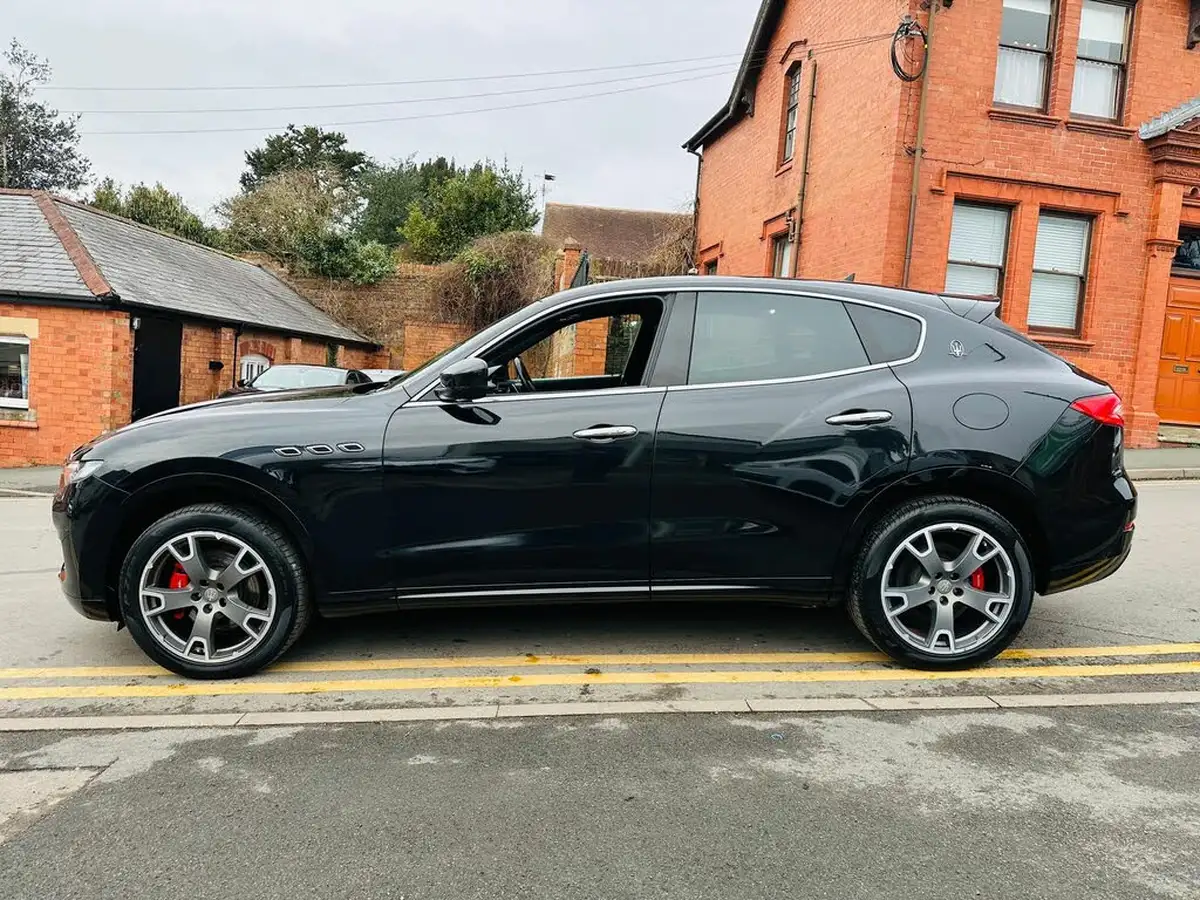 2016-maserati-levante-30td-big-5