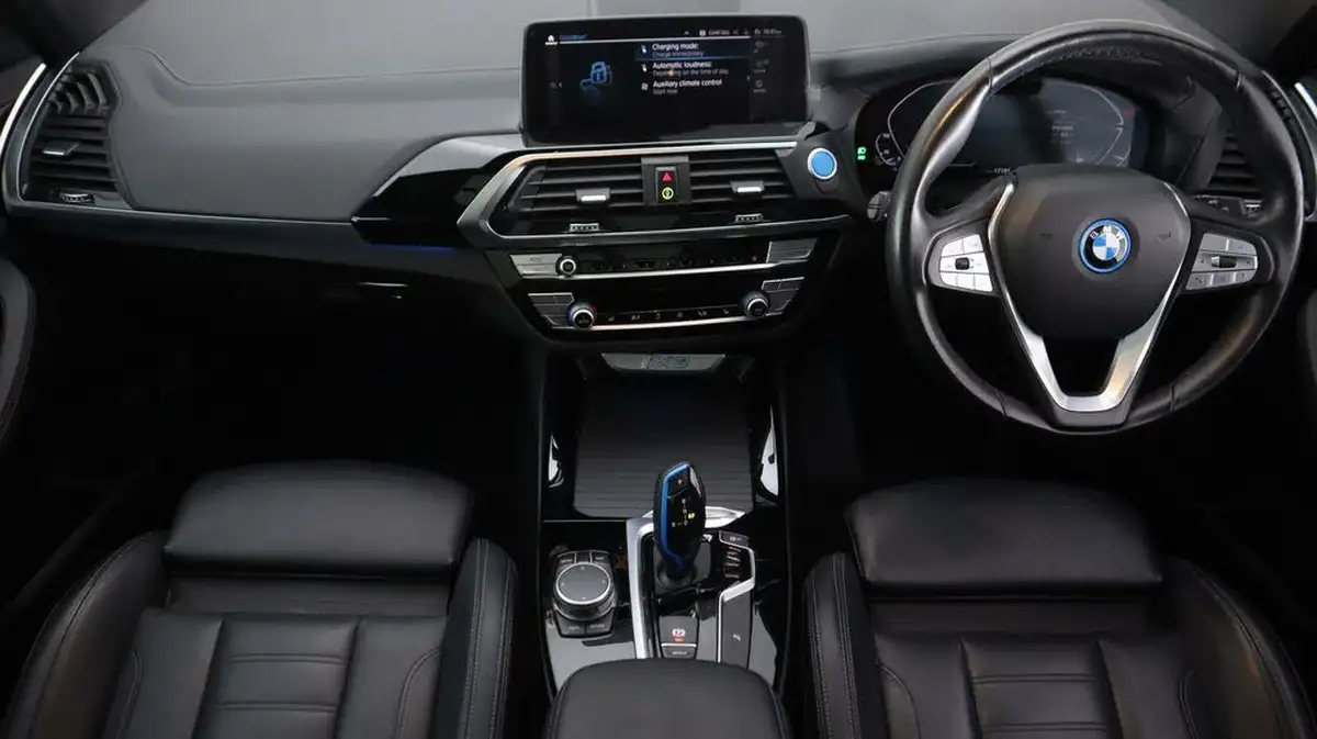 2022-bmw-ix3-e-premier-edition-big-13