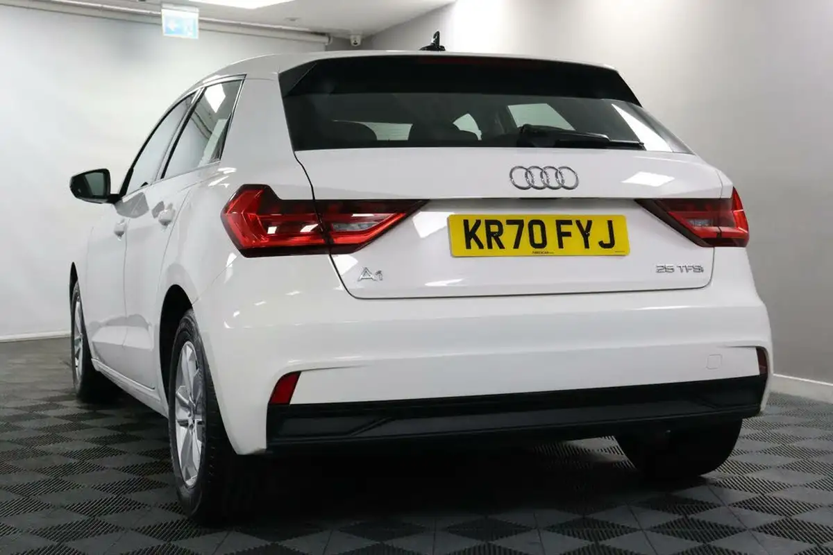 2020-audi-a1-10-25-tfsi-technik-big-24