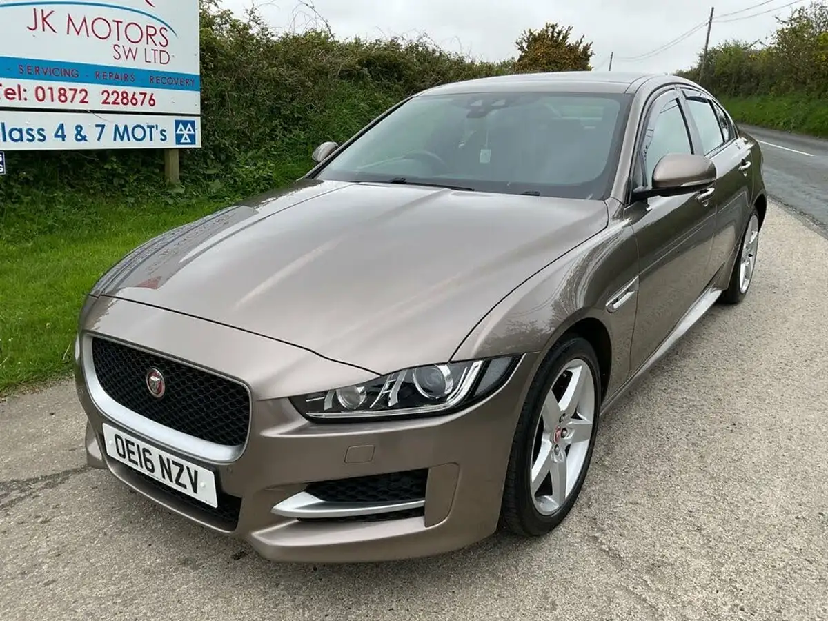 2016-jaguar-xe-20d-r-sport-180ps-awd-auto-big-4