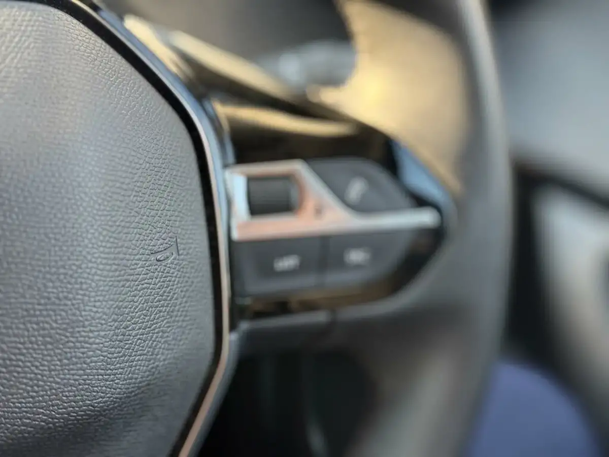2021-peugeot-2008-suv-12-puretech-gt-eat8-big-19