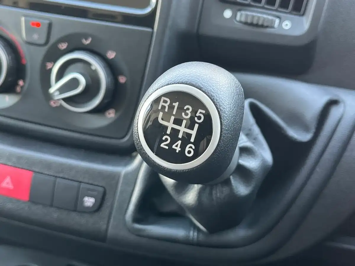 2023-peugeot-boxer-22-bluehdi-professional-premium-435-l4h2-big-25
