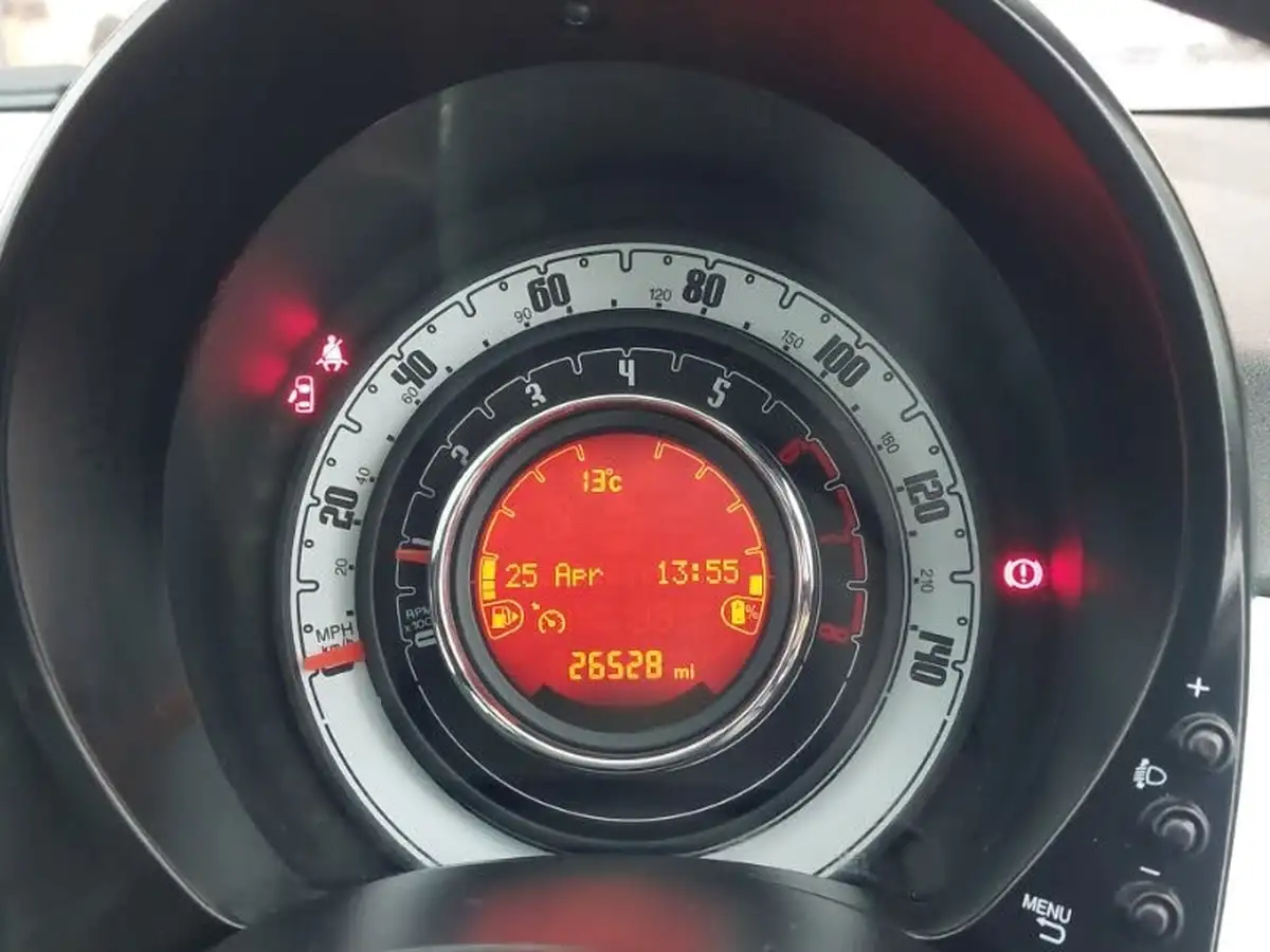 2021-fiat-500-10-lounge-big-16