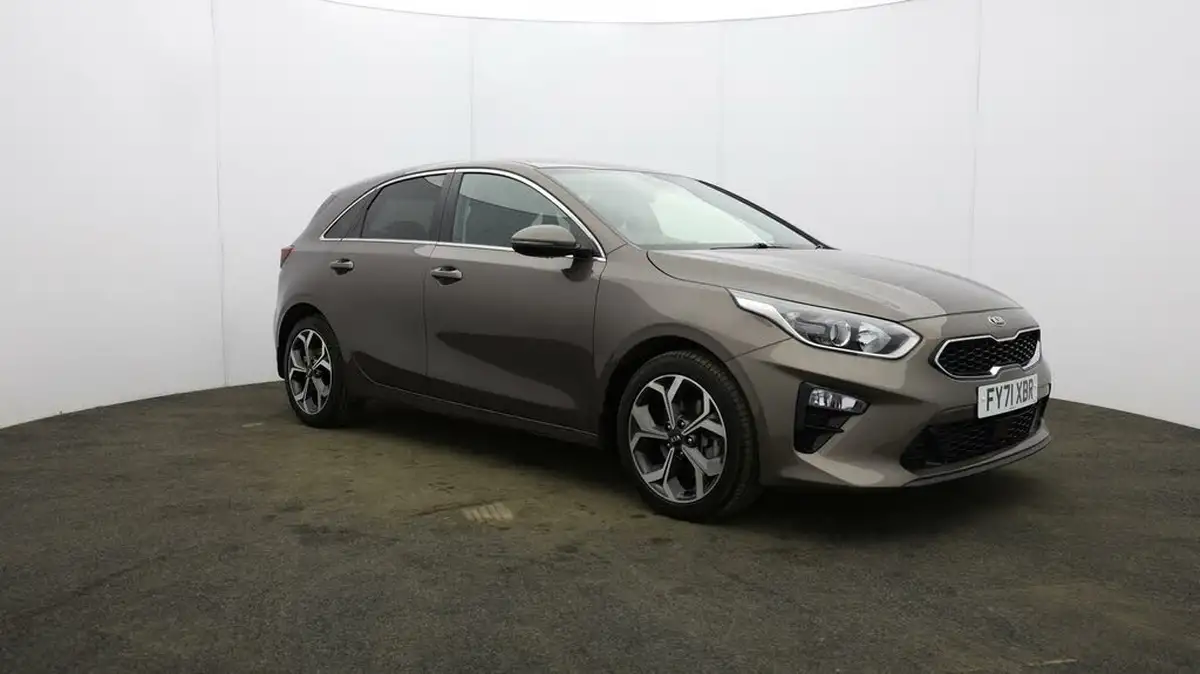 2021-kia-ceed-15-t-gdi-3-hatchback-big-0